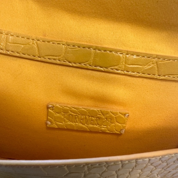 Yellow Crocodile Crossbody - Picture 5 of 5